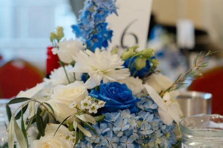 blue_white_floral_centerpiece_event.jpeg