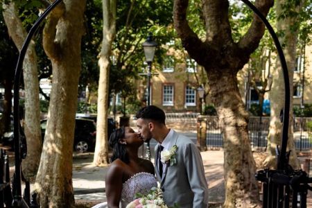 wedding_couple_kissing_garden.jpeg